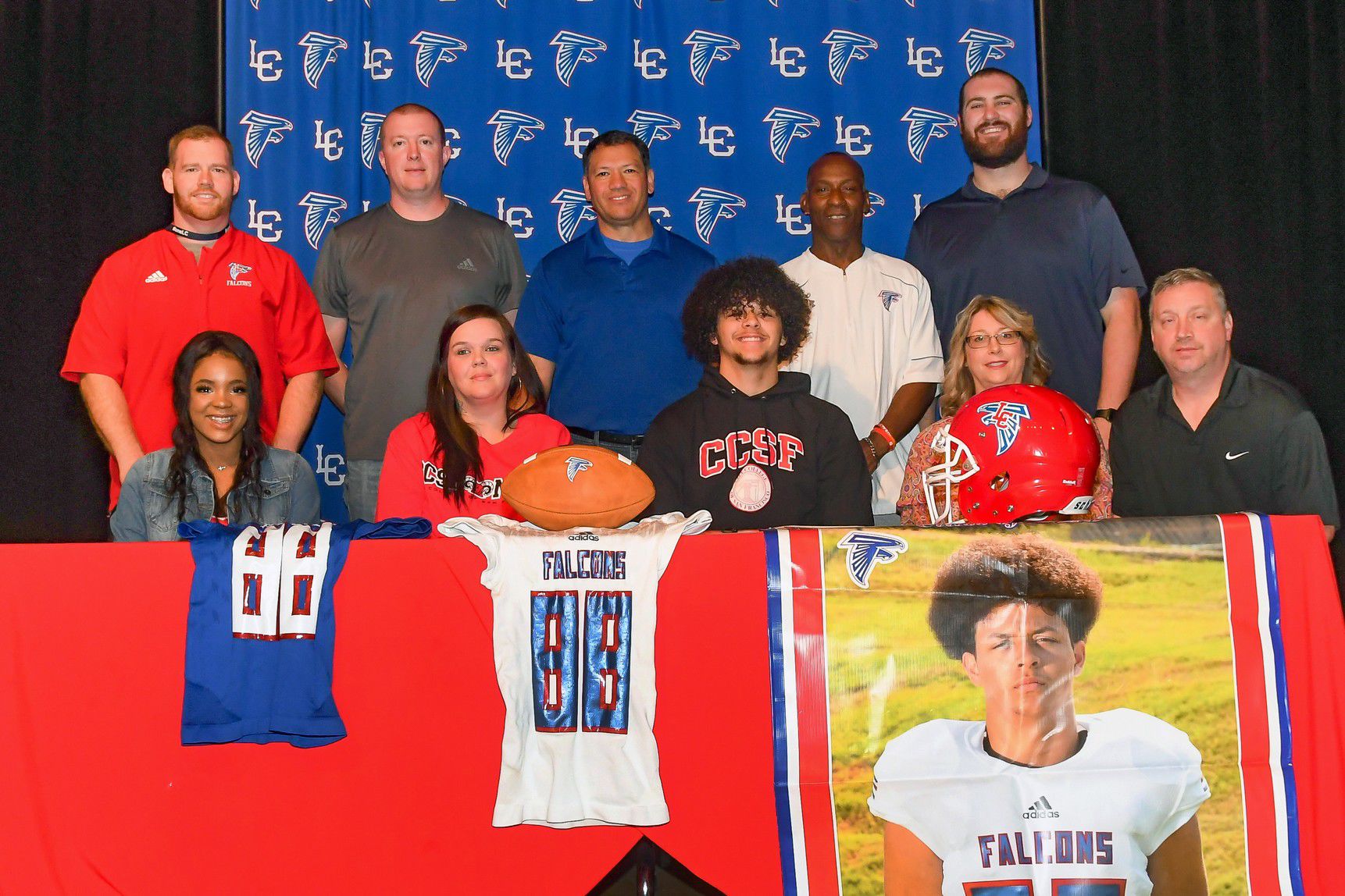 Thomison signs